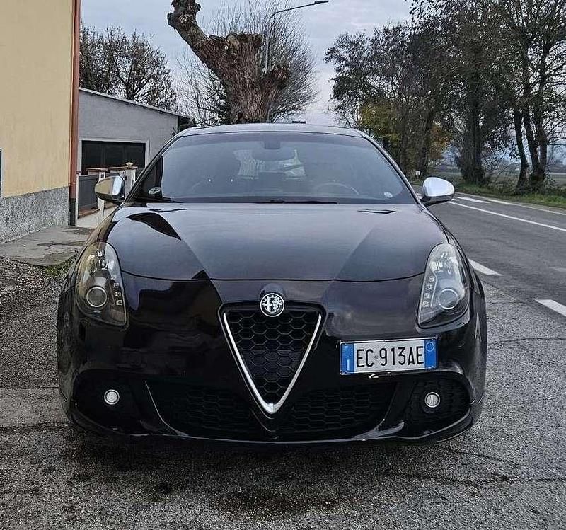 Usata 2010 Alfa Romeo Giulietta Distinctive Due volumi | 5200 € (Buon prezzo) - Immagine 1/4