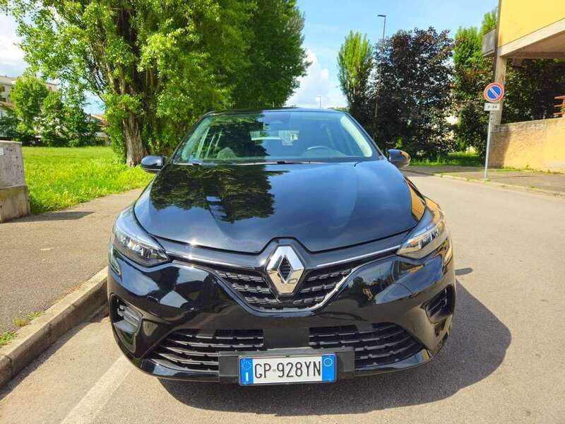 Usata Renault Clio V Equilibre 101 CV (74 kW) 2023 Nero Berlina