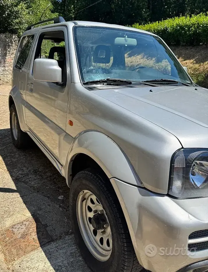 Usata Suzuki Jimny 86 CV (63 kW) 2008 Grigio SUV