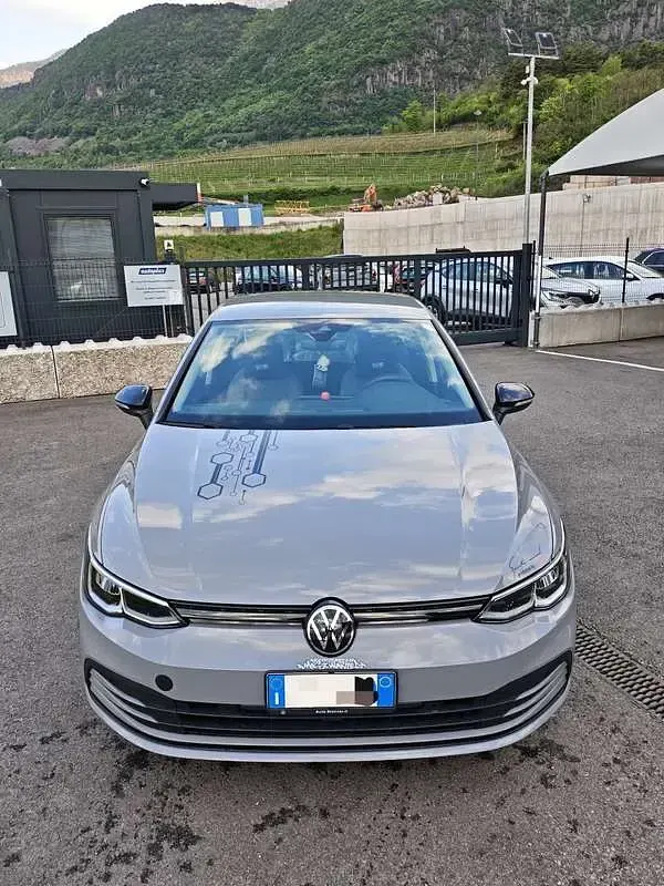 Usata VW Golf VIII Life 131 CV (96 kW) 2022 Berlina