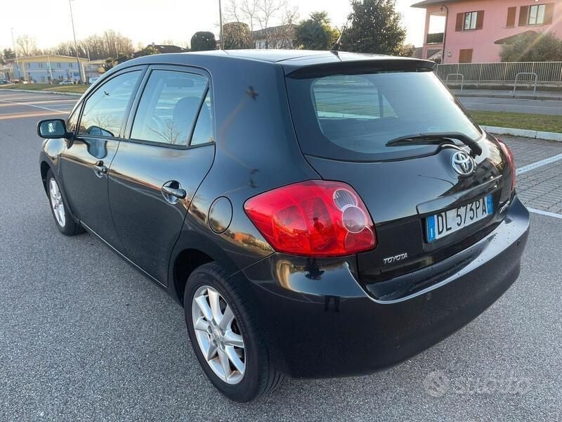 Usata Toyota Auris Sol 97 CV (71 kW) 2007 Nero Berlina
