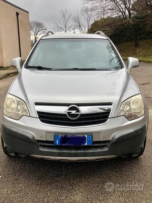 Grigio Usata 2009 Opel Antara Cosmo SUV | 5000 € (Buon prezzo) - Immagine 1/4