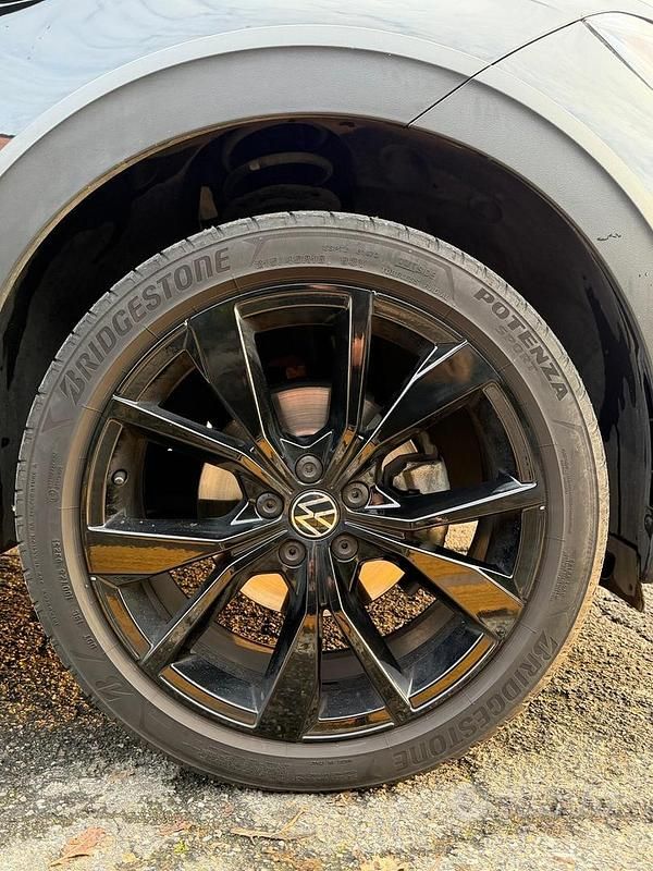 Usata VW Taigo R-line 110 CV (80 kW) 2022 Nero SUV