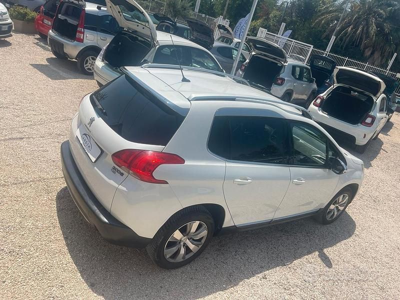 Usata Peugeot 2008 Allure 92 CV (67 kW) 2015 Bianco SUV