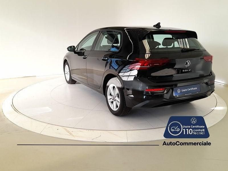 Usata VW Golf VIII Life 116 CV (85 kW) 2025 Nero