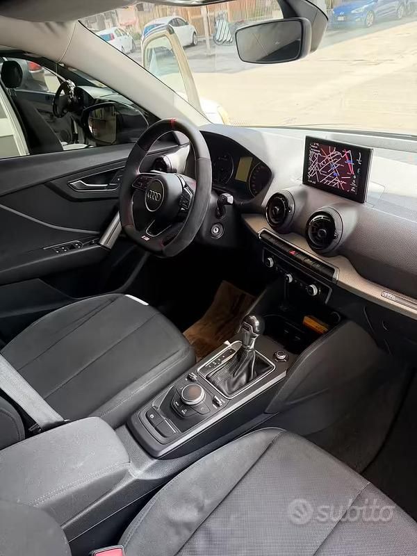 Usata Audi Q2 S-Line 116 CV (85 kW) 2017 Grigio SUV
