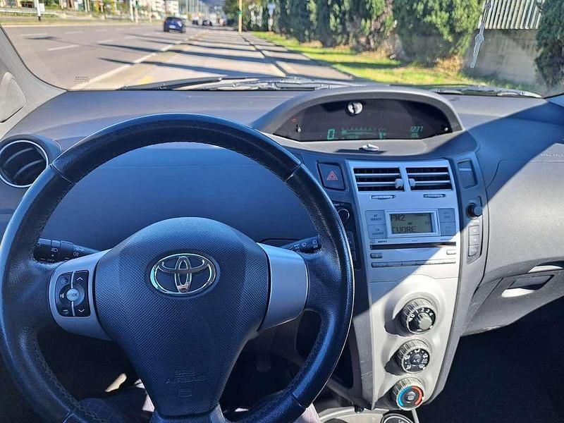 Usata Toyota Yaris Sol 65 CV (47 kW) 2009 Nero Utilitaria