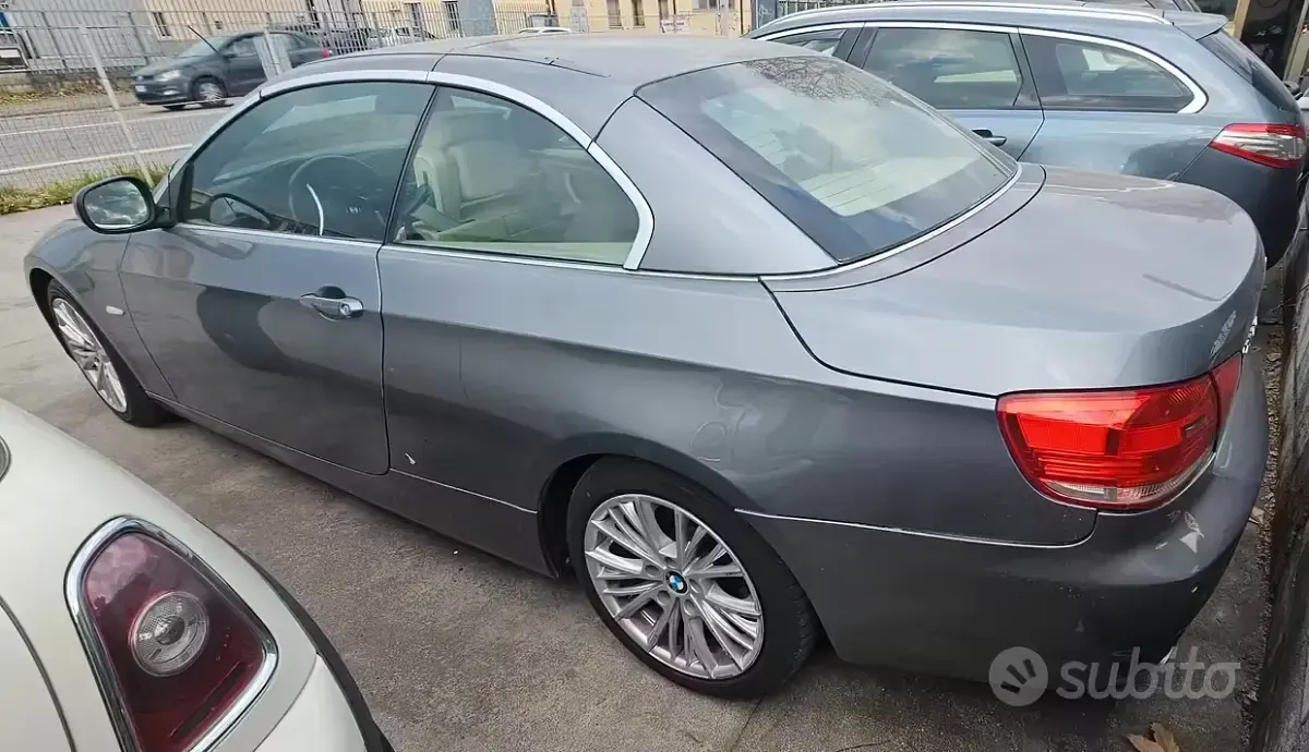 Usata BMW 320 Cabriolet Efficient Dynamics 177 CV (130 kW) 2010 Grigio Cabrio