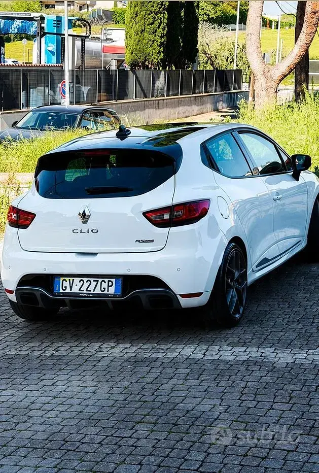 Usata Renault Clio IV R.S. 200 CV (147 kW) 2013 Bianco Berlina