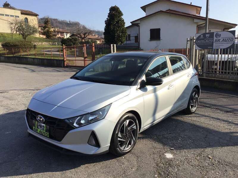Usata Hyundai i20 84 CV (61 kW) 2021 Argento Berlina