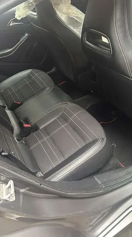 Usata Mercedes A180 109 CV (80 kW) 2015 Berlina