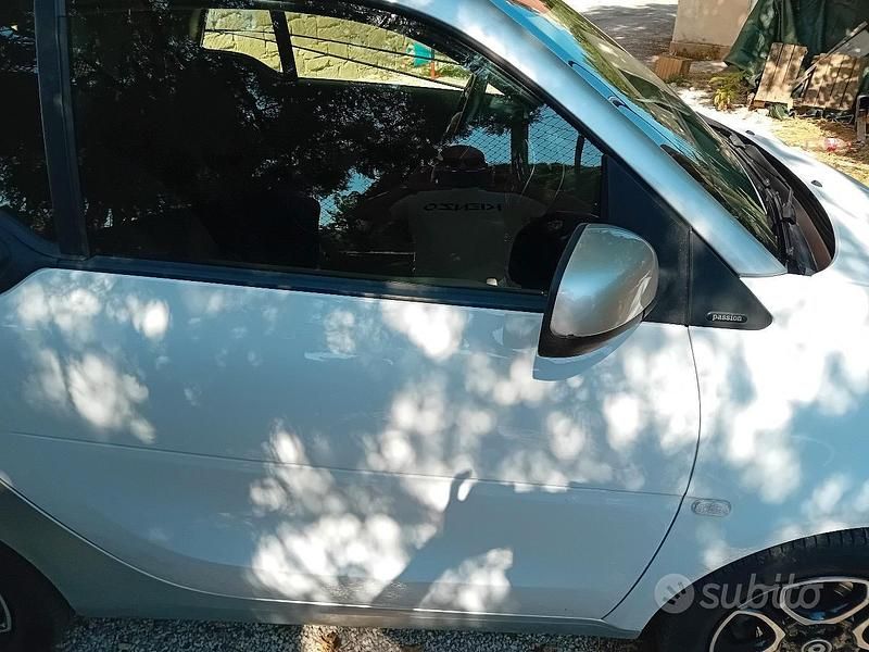 Usata Smart ForTwo Coupé 61 CV (44 kW) 2018 Bianco Coupé