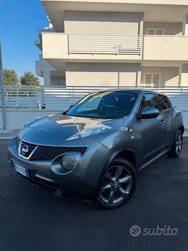 Usata Nissan Juke Tekna 110 CV (80 kW) 2011 Grigio SUV