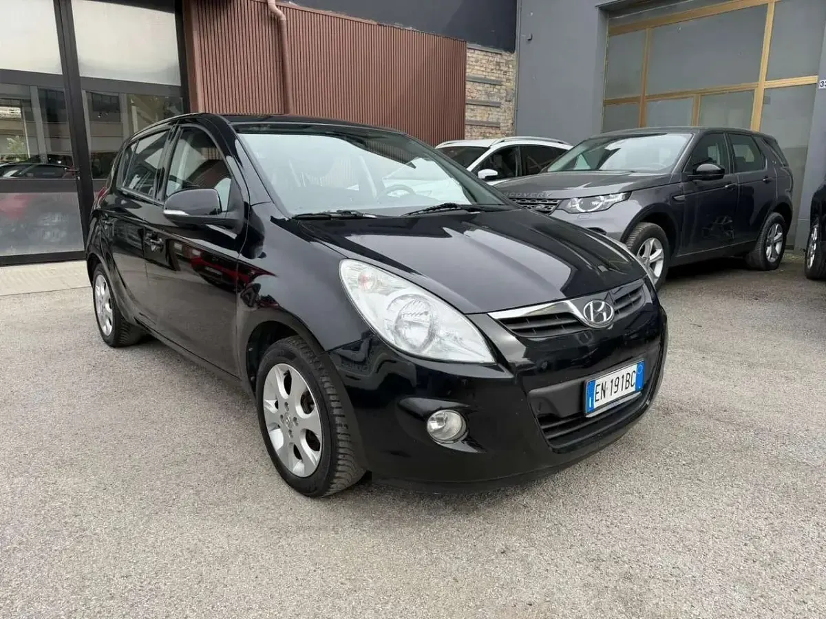 Usata Hyundai i20 Classic 77 CV (56 kW) 2012 Nero Utilitaria