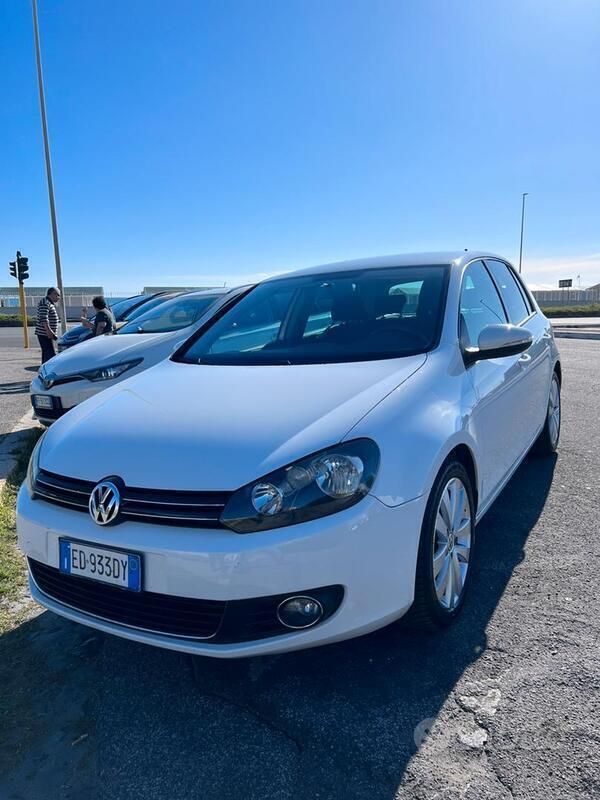 Bianco Usata 2010 VW Golf VI Due volumi | 6400 € - Immagine 1/4