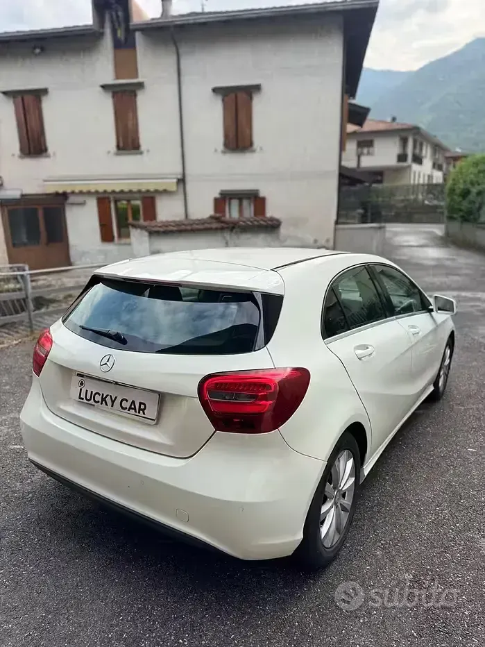 Usata Mercedes A180 Executive 109 CV (80 kW) 2016 Bianco Utilitaria