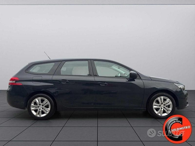 Usata Peugeot 308 131 CV (96 kW) 2019 Grigio scuro metallizzato Station wagon