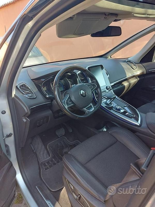 Usado Renault Espace 160 CV (117 kW) 2015 Gris Monovolumen