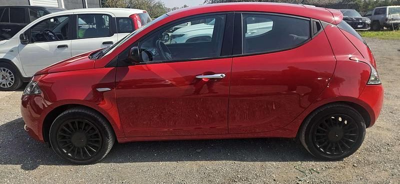 Usata Lancia Ypsilon Silver 69 CV (50 kW) 2022 Utilitaria
