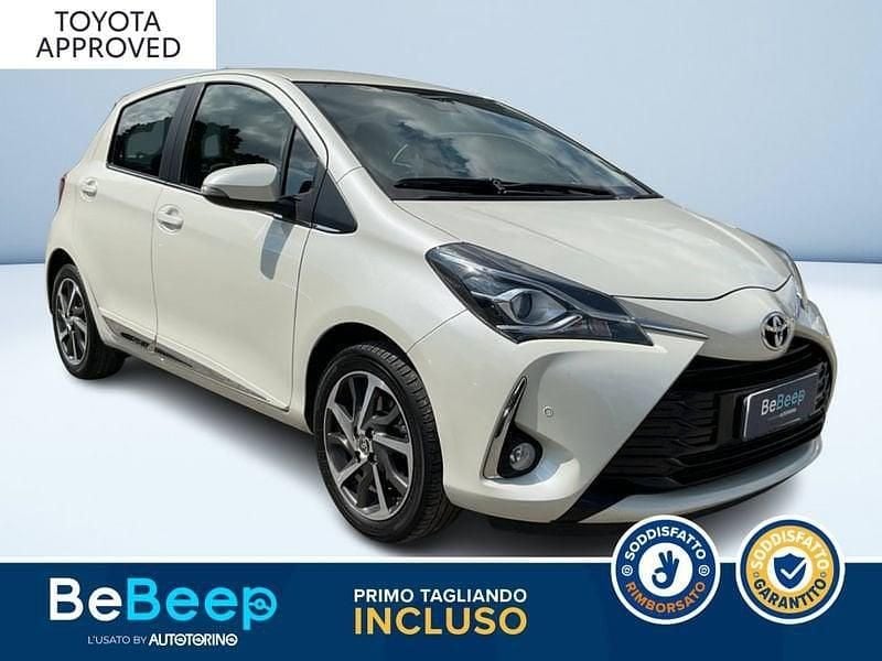 Usata Toyota Yaris Lounge 111 CV (81 kW) 2018 Bianco pastello Utilitaria