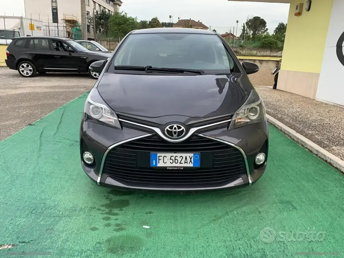 Usata Toyota Yaris Lounge 90 CV (66 kW) 2016 Berlina