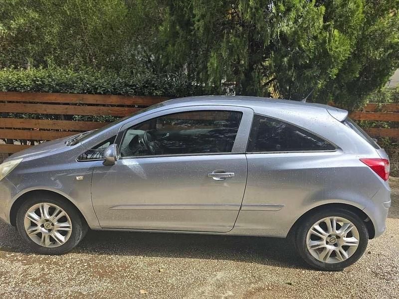 Usata Opel Corsa Cosmo 75 CV (55 kW) 2007 Berlina