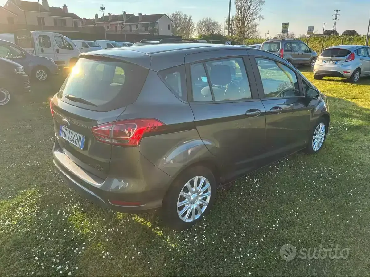 Usata Ford B-MAX 75 CV (55 kW) 2017 Grigio Monovolume