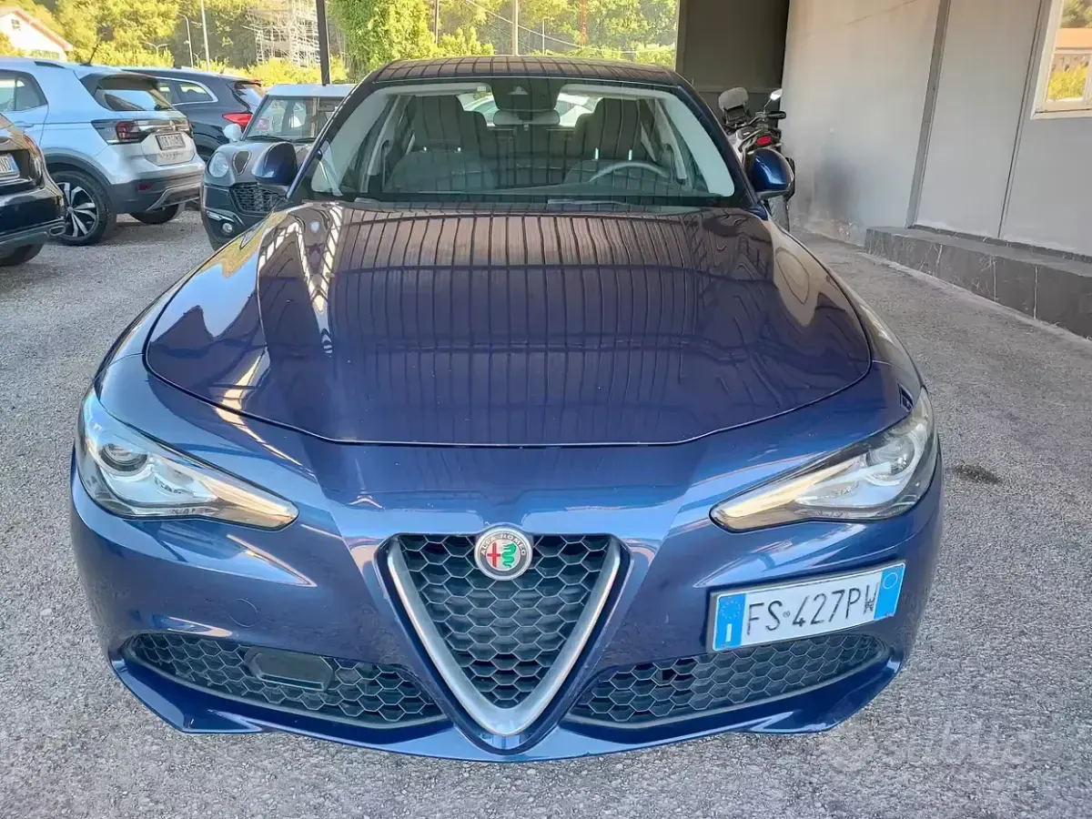 Usata Alfa Romeo Giulia 136 CV (100 kW) 2018 Blu Berlina