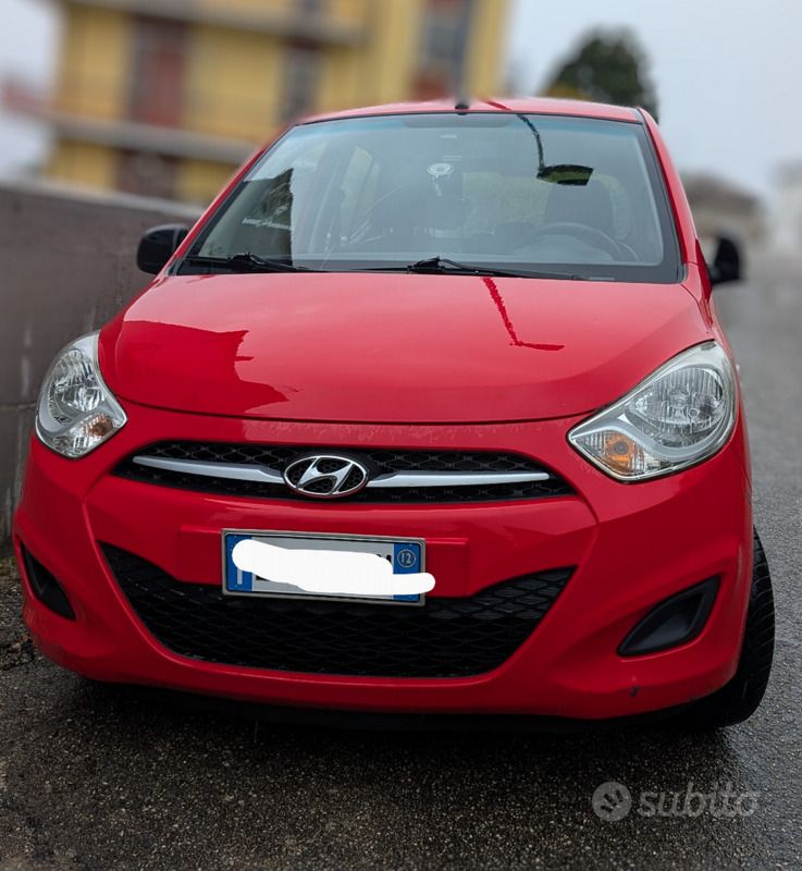 Rosso Usata 2013 Hyundai i10 Due volumi | 4000 € (Super prezzo) - Immagine 1/4