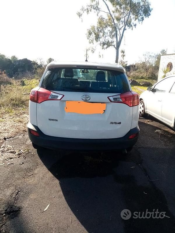 Usata Toyota RAV4 2015 Bianco SUV