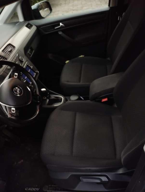 Usata VW Caddy 110 CV (80 kW) 2019 Grigio Monovolume