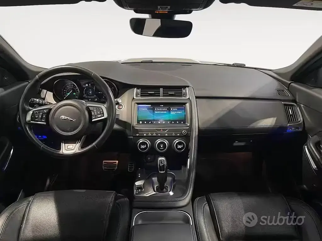 Usata Jaguar E-Pace R-Dynamic 150 CV (110 kW) 2019 Bianco SUV