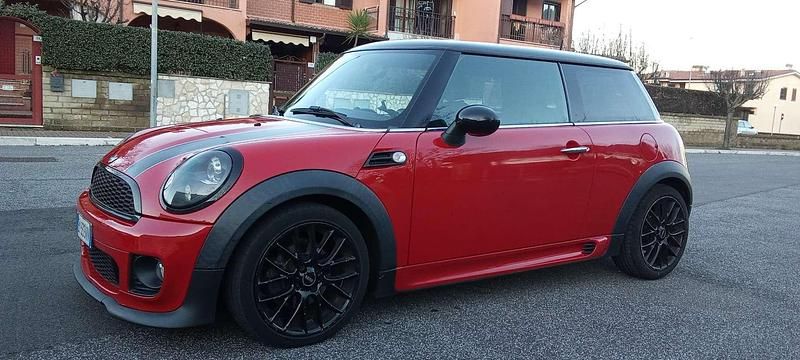 Usata Mini Cooper D 111 CV (81 kW) 2012 Utilitaria