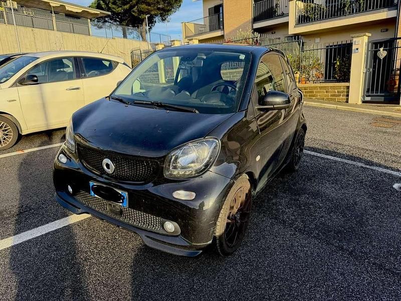 Usata Smart ForTwo Coupé Passion 90 CV (66 kW) 2019 Nero Utilitaria
