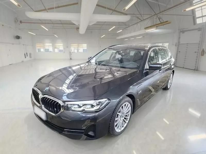 Usata BMW 530e 184 CV (135 kW) 2021 Grigio Station wagon