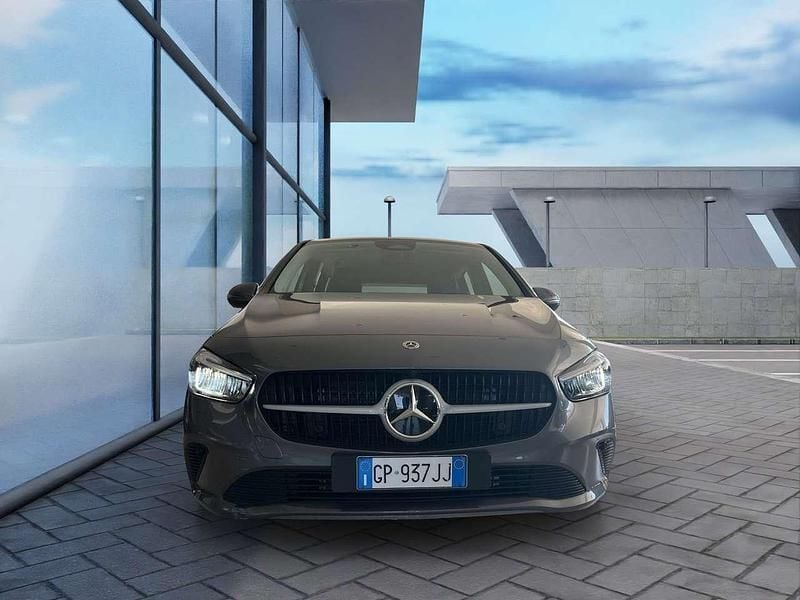 Usata Mercedes B180 Advanced 116 CV (85 kW) 2023 Grigio Utilitaria