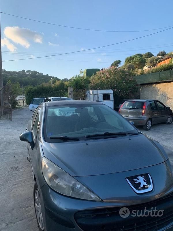 Usata Peugeot 208 2010 Blu Utilitaria