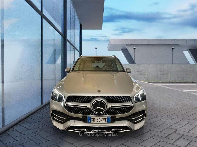 Usado Mercedes GLE300 Premium 245 CV (180 kW) 2021 Plateado SUV