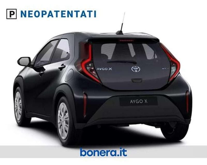 Nuova Toyota Aygo X 116 CV (85 kW) 2026 Black met SUV