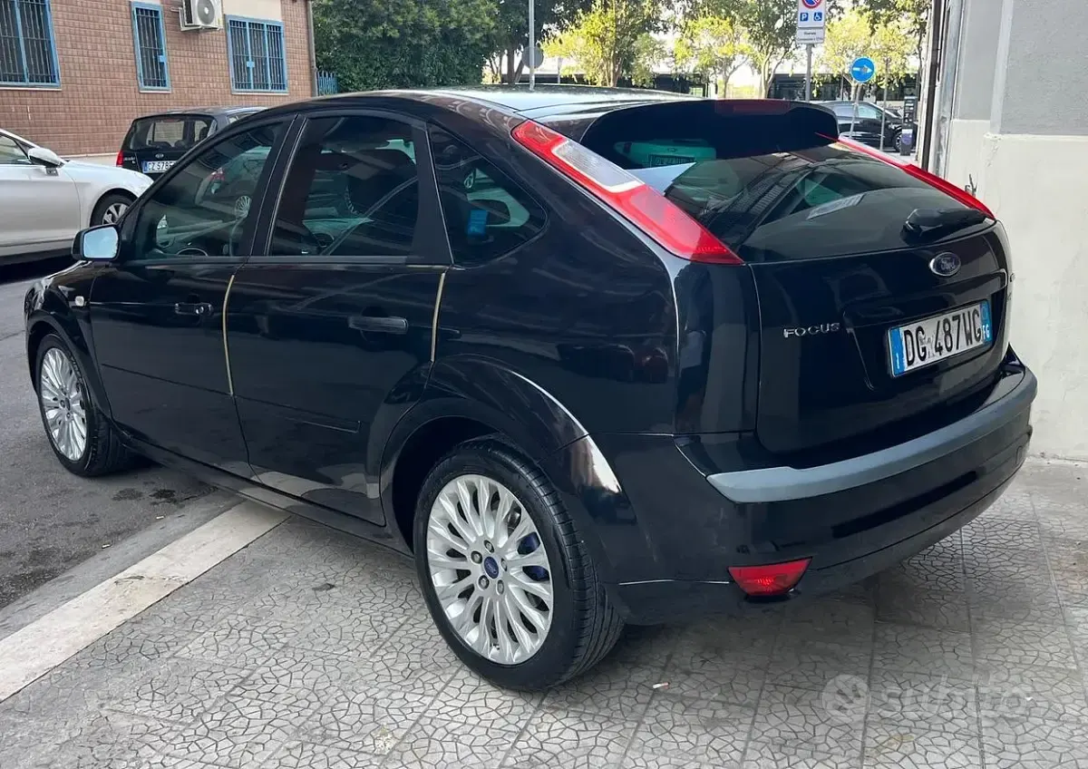 Usata Ford Focus 90 CV (66 kW) 2007 Nero Berlina