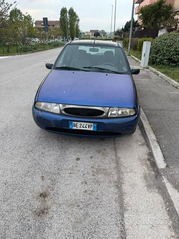 Usata Ford Fiesta 1999 Utilitaria