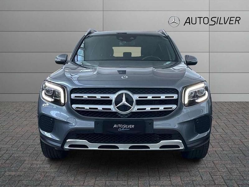 Usata Mercedes GLB200 150 CV (110 kW) 2022 Grigio montagna / metallizzato SUV