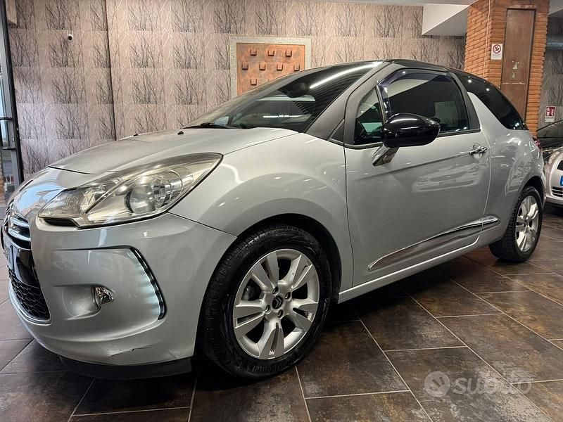 Grigio Usata 2015 Citroën DS3 Tre volumi | 6490 € (Cara) - Immagine 1/4