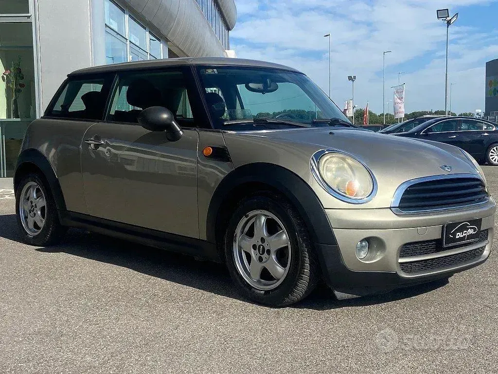 Usata Mini One D 90 CV (66 kW) 2010 Marrone Utilitaria