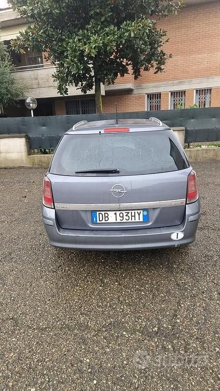 Usata Opel Astra 82 CV (60 kW) 2006 Grigio Station wagon