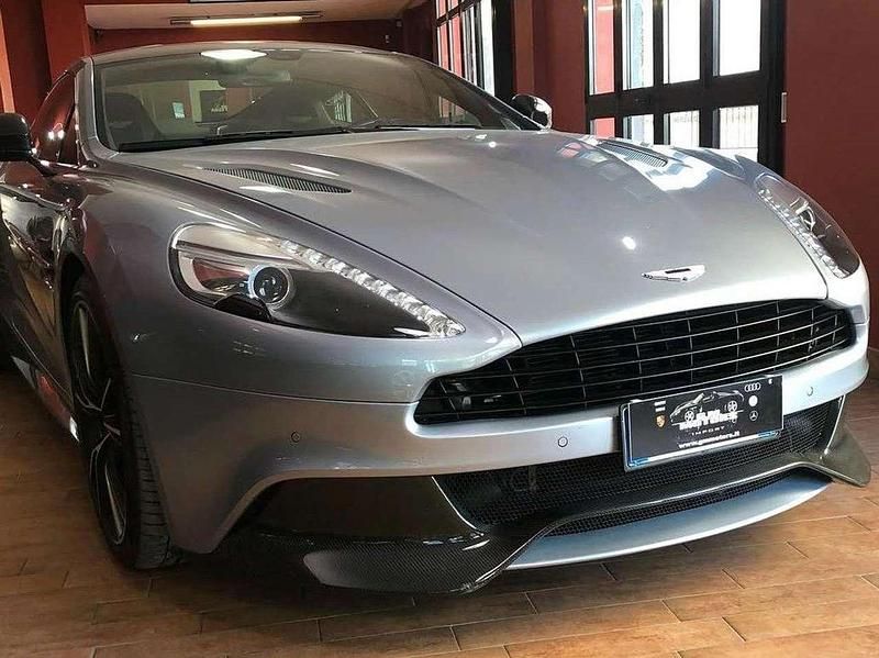 Usata Aston Martin Vanquish 574 CV (422 kW) 2013 Skyfall silver Coupé