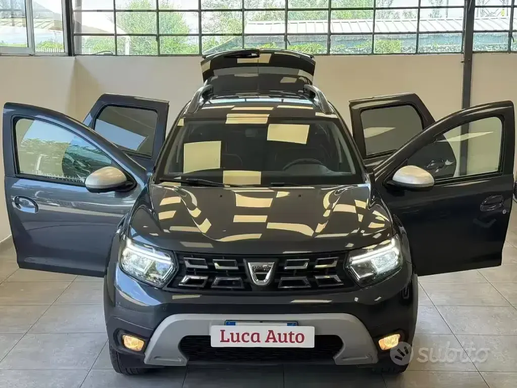 Usata Dacia Duster Prestige 101 CV (74 kW) 2022 Grigio scuro SUV