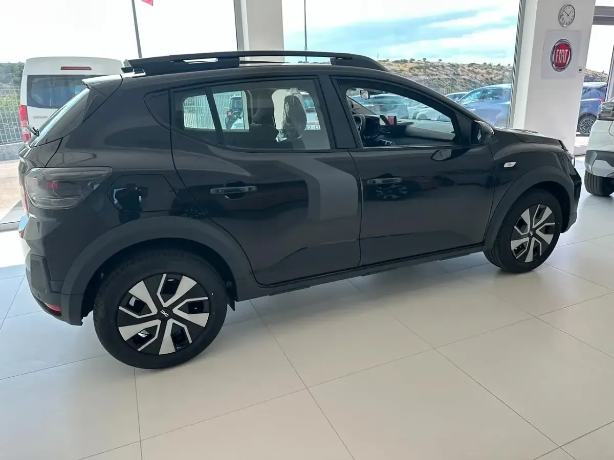 Nuova Dacia Sandero 122 CV (89 kW) 2026 Nero SUV