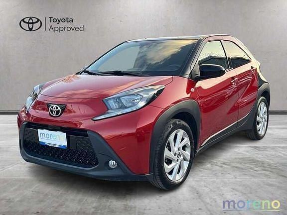 Usata Toyota Aygo X Trend 72 CV (52 kW) 2022 Rosso SUV
