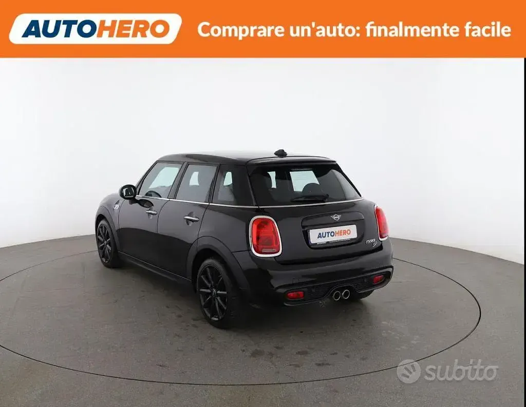 Begagnad Mini Cooper SD 170 HK (125 kW) 2019 Svart Halvkombi